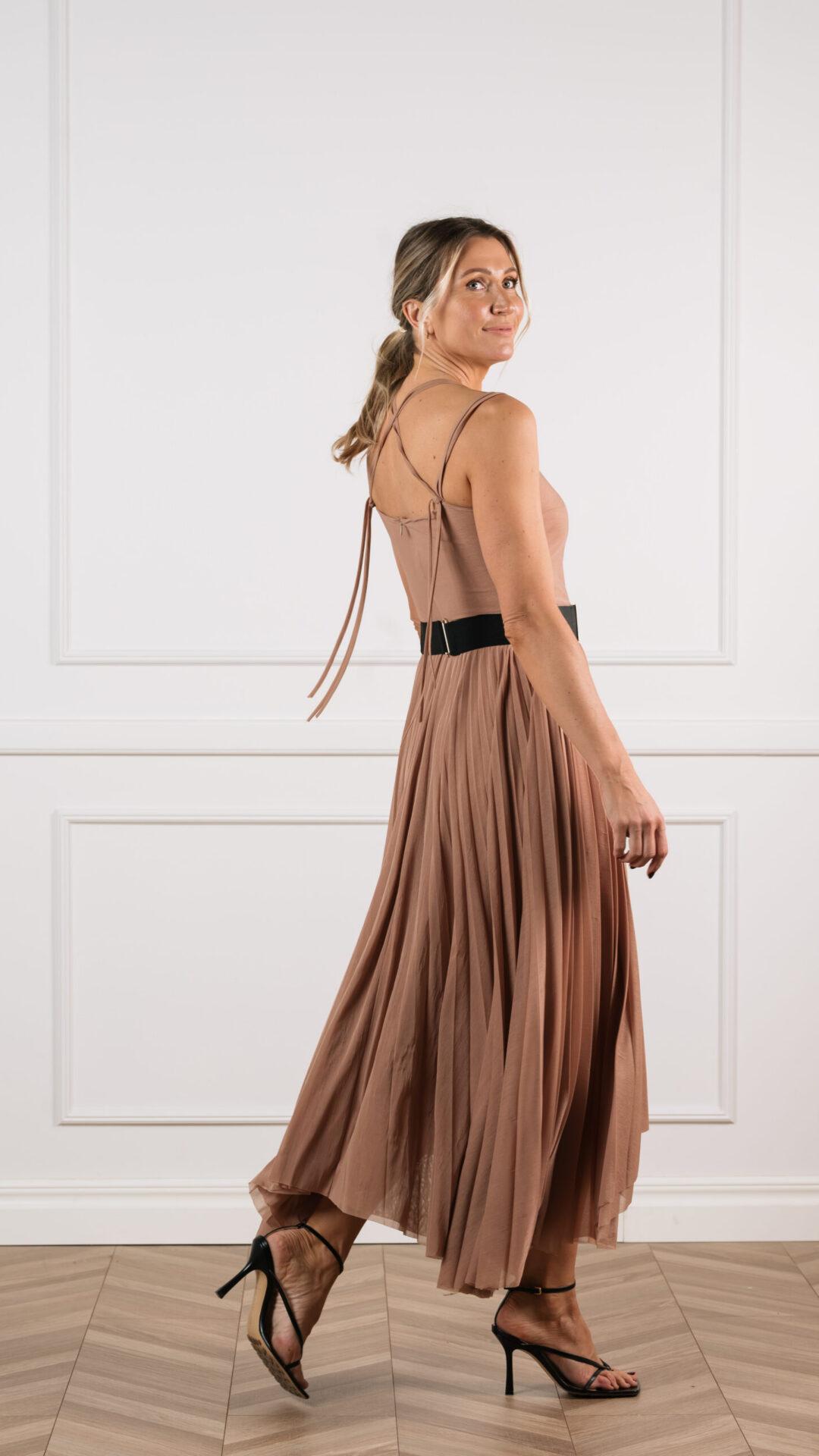 Elie Saab ussimustriga seelik